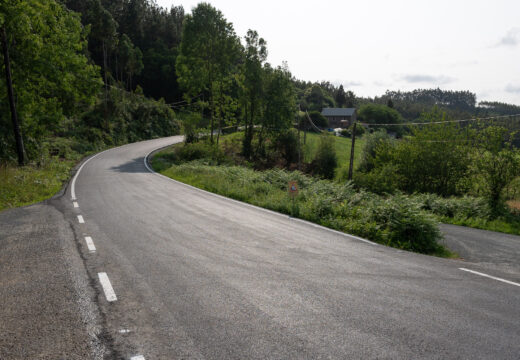 Finalizan as obras de mellora da estrada entre A Camba e o límite con Moeche